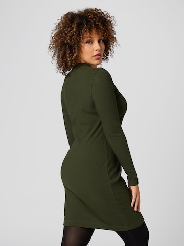 A LOT LESS Dress 'Milly' in Green