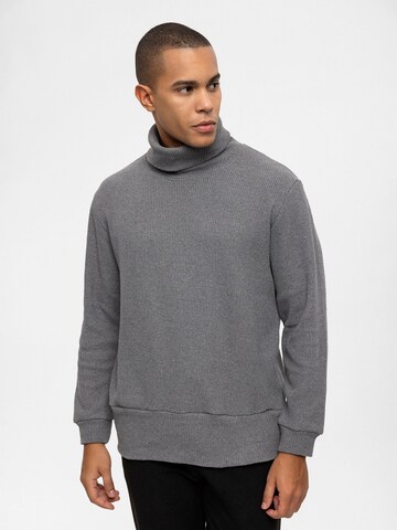 Antioch Pullover i grå: forside