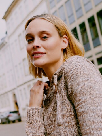 Oxmo Pullover 'Philia' in Beige