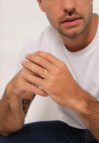 KUZZOI Ring in Gold: front