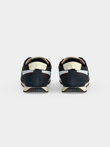 Reebok Ниски маратонки 'R400' в черно