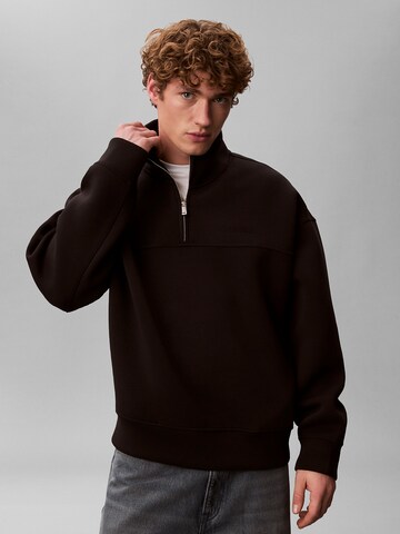 Calvin Klein Sweatshirt in Black: front