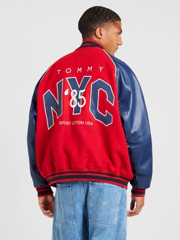 Tommy Jeans Jacke 'GAME DAY' in Rot