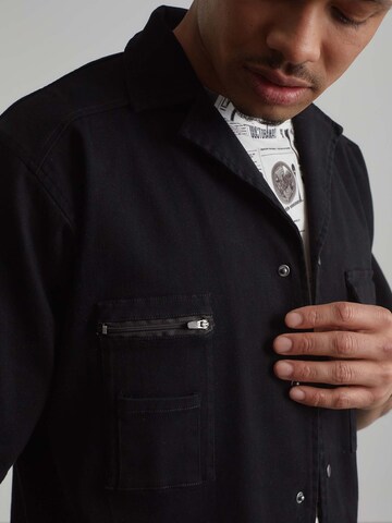 ABOUT YOU x Benny Cristo Regular fit Button Up Shirt 'Samir' in Black
