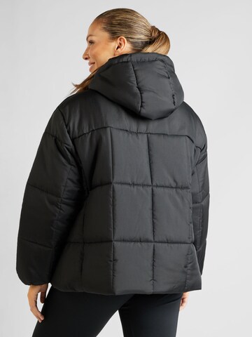 Nike Sportswear Jacke in Schwarz