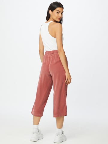 ONLY Wide leg Pleat-Front Pants in Red