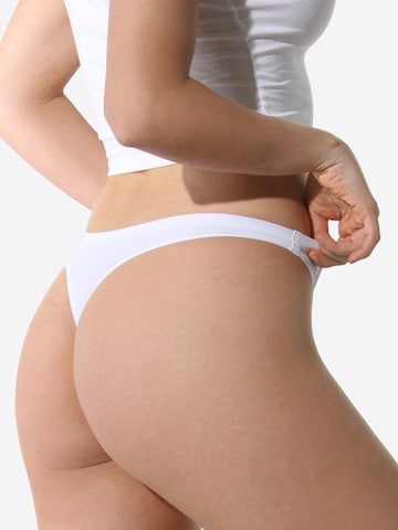 String Yenita en blanc