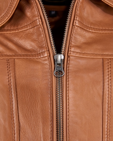 JCC Tussenjas in Bruin