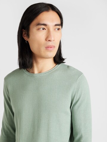 QS - Pullover em verde