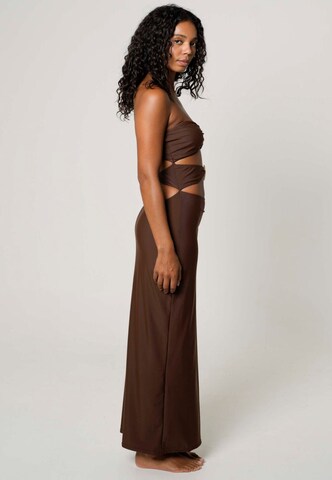 Moda Minx Kleid in Braun