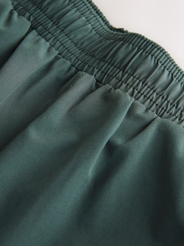 Regular Pantaloni sport 'Active' de la Next pe verde