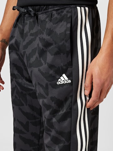 ADIDAS SPORTSWEAR - Slimfit Calças de desporto 'Tiro Suit-Up Lifestyle' em cinzento