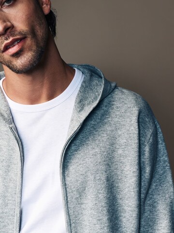 Next - Sudadera con cremallera en gris