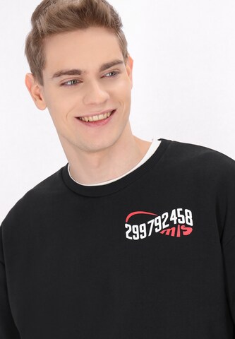 Mo ATHLSR Свитшот 'Back To School' в Черный