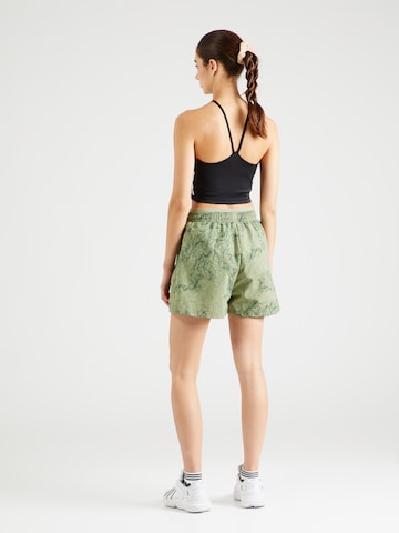ADIDAS SPORTSWEAR Loosefit Sportnadrágok 'City Escape' - zöld