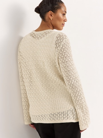 Cellbes of Sweden Gestrickter Pullover mit Lochmuster in Beige