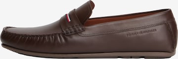 Mocassin TOMMY HILFIGER en marron : devant