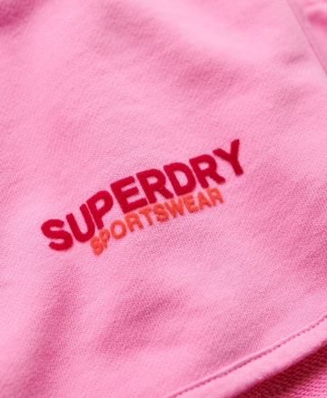 Coupe slim Pantalon Superdry en rose
