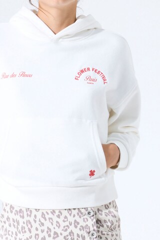 GARCIA Sweatshirt in White