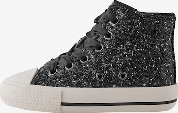 Next Sneaker in Schwarz: Vorderseite