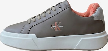 Calvin Klein Sneaker in Grau: Vorderseite