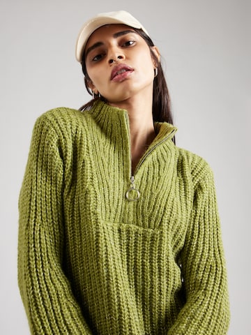 Pull-over b.young en vert