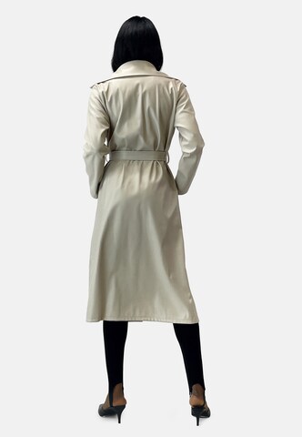 Cappotto di mezza stagione di Elara in beige