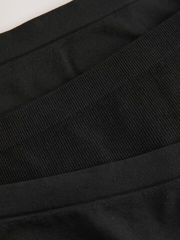 Next String in Schwarz