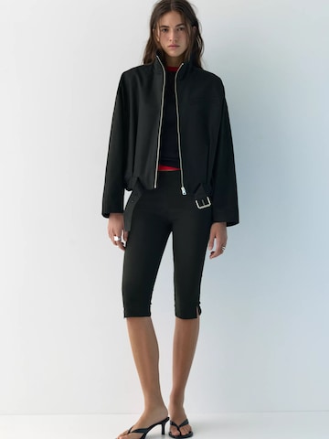 Pull&Bear Välikausitakki värissä musta