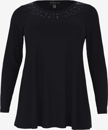 Yoek Tunic in Black: front