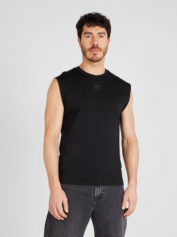 HUGO Red - Camiseta en negro: frente