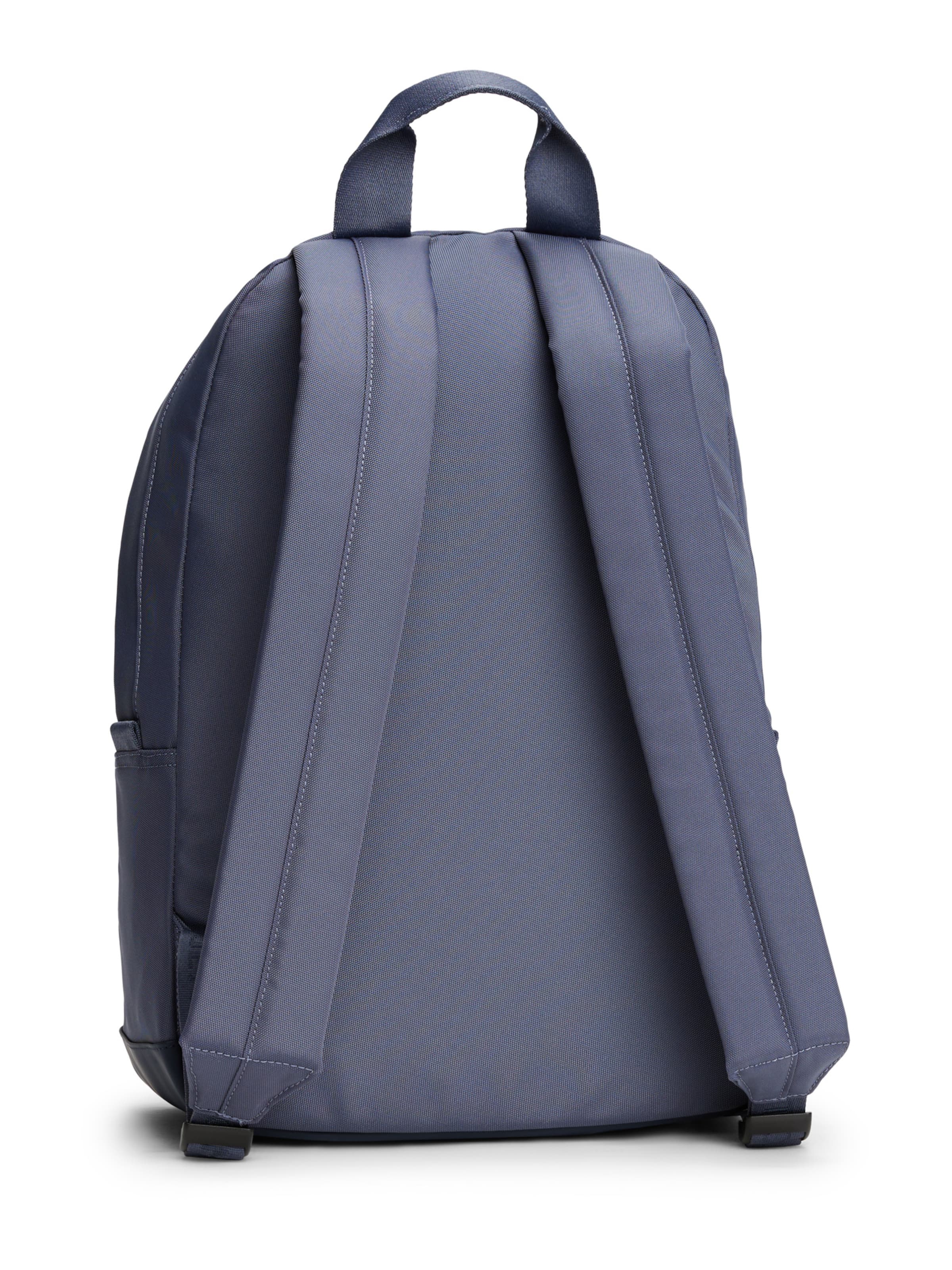 Tommy Jeans Hátizsák 'Essential' - szürke