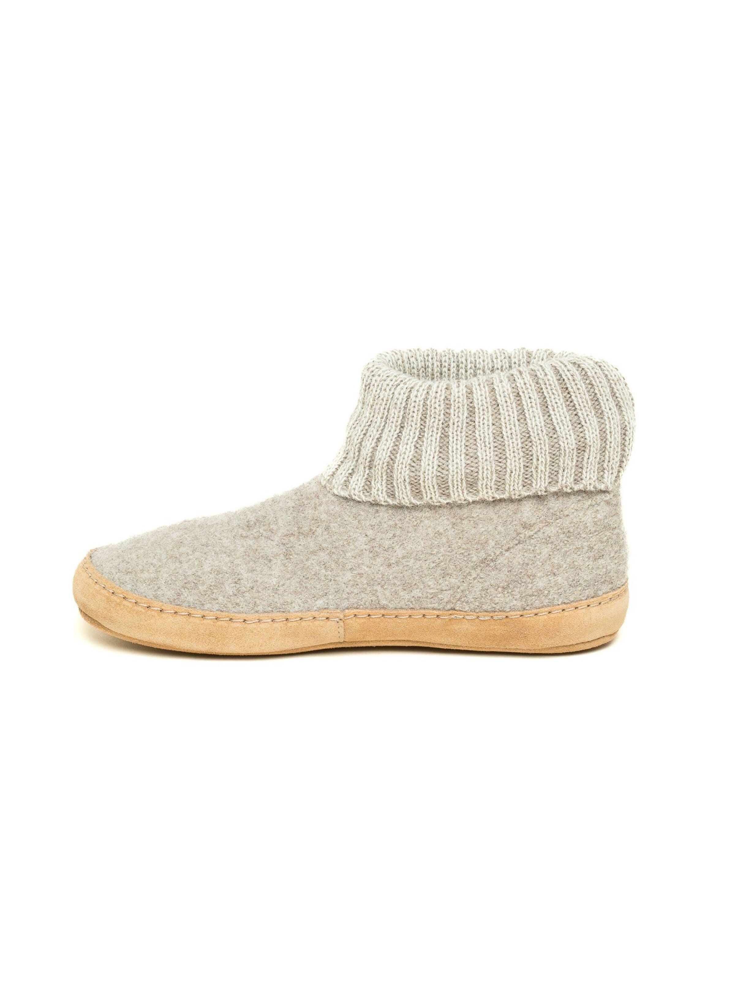 Gottstein Slippers 'Hüttenschuhe Dakota' in Beige