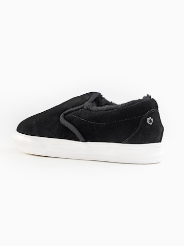 Minnetonka - Sapatilhas slip-on 'Wilder' em preto