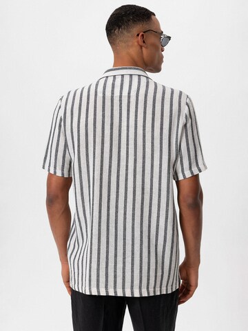 Coupe regular Chemise Antioch en noir
