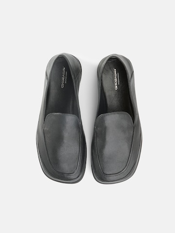 VAGABOND SHOEMAKERS Loafer 'Sammie' värissä musta