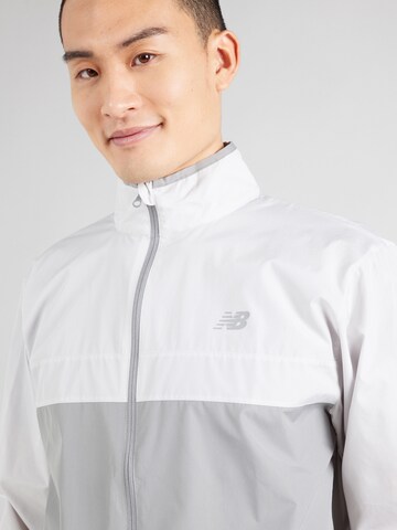 new balance - Chaqueta deportiva 'Essentials' en gris
