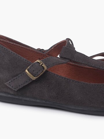 Ballerina di Pisamonas in grigio