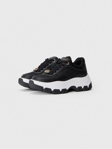 Baskets basses 'BERRETT2' GUESS en noir