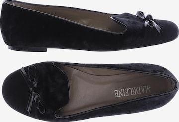 Madeleine Flats & Loafers in 37 in Black: front