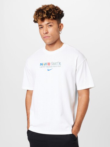 Nike Sportswear Shirt in White: front