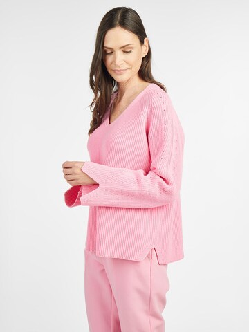 Lovely Sisters Sweater 'Patricia' in Pink: front