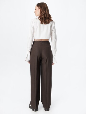 Coster Copenhagen Loose fit Trousers with creases 'Petra' in Brown