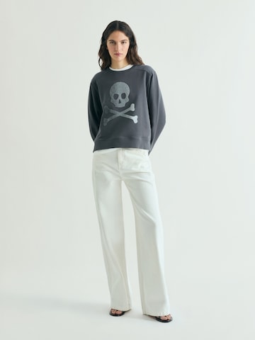 Scalpers Sweatshirt in Grey: front