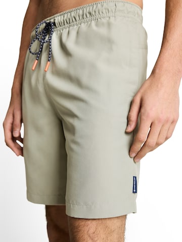 TOM TAILOR Badeshorts in Grün