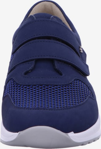 Finn Comfort Sneaker in Blau