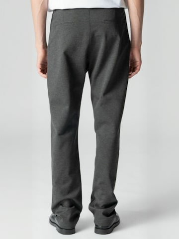 TEESHOPPEN - regular Pantalón ' Wide ' en gris