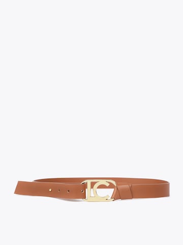 Lola Casademunt Riem in Bruin