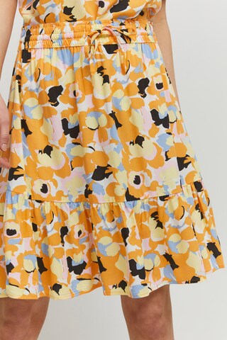 b.young - Falda en amarillo