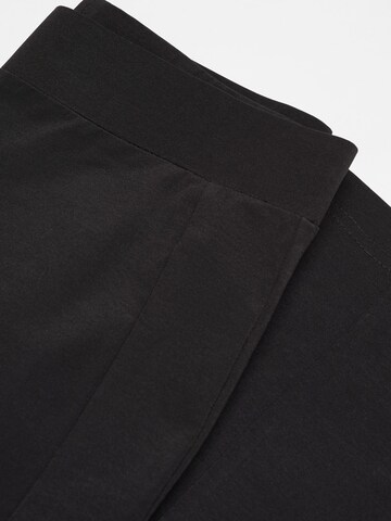 MANGO Bootcut Spodnie w kolorze czarny